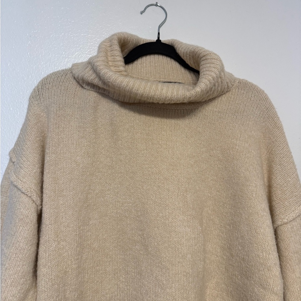 Cozy Cream Turtleneck Sweater - Picture 3 of 8